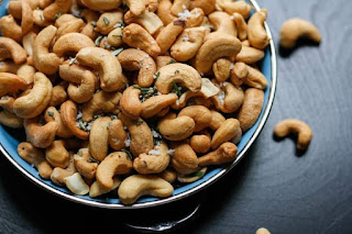 काजू के तथ्य (Cashew Facts) | Top Interesting facts about cashews | Josforup