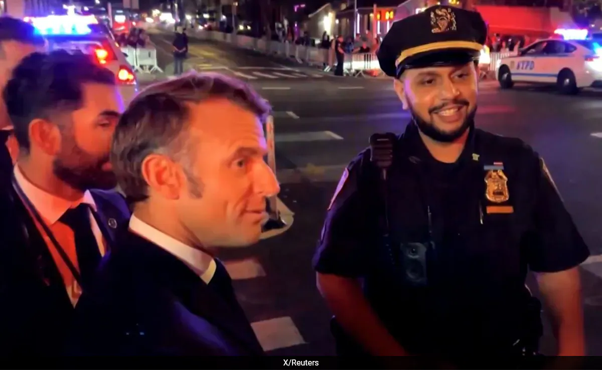 New York Police Stop French President Macron’s Motorcade